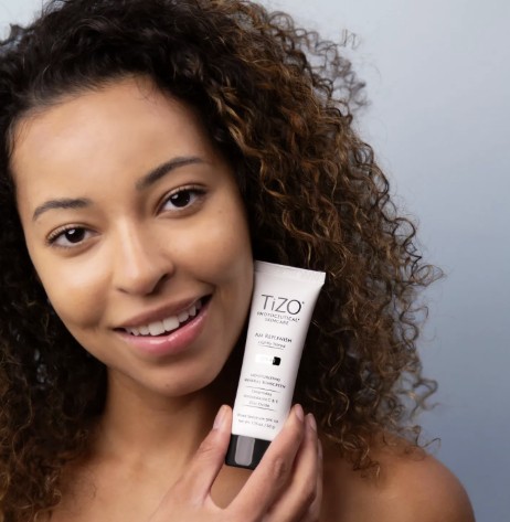 Protector solar AM Replenish Lightly Tinted SPF40 - Image 2