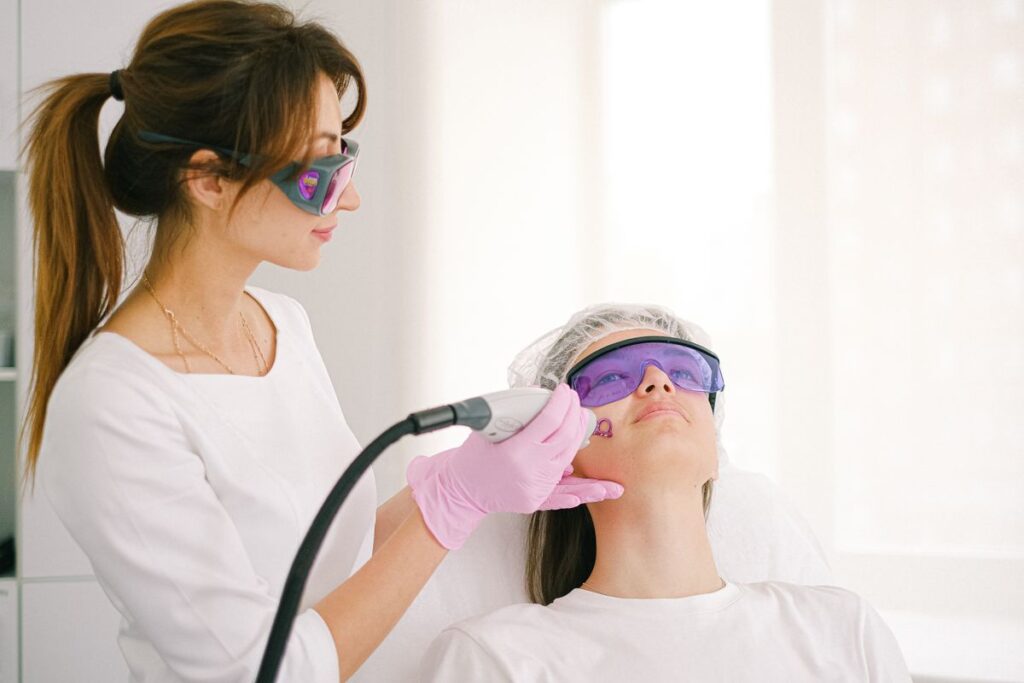 Tratamiento láser facial en clínica